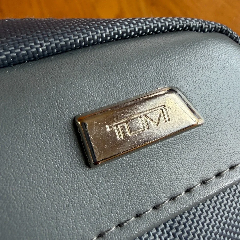 2 TUMI Delta Air Lines Amenity Travel Kit Bags Blue Black Leather Trim 1 Partial